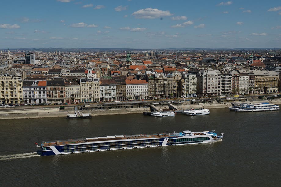 Hiába jött több külföldi az országba, kevesebbet költöttek