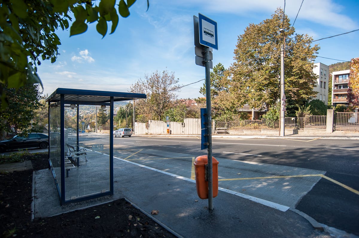 Ezeken a helyeken újítják fel a buszmegállókat Budapesten