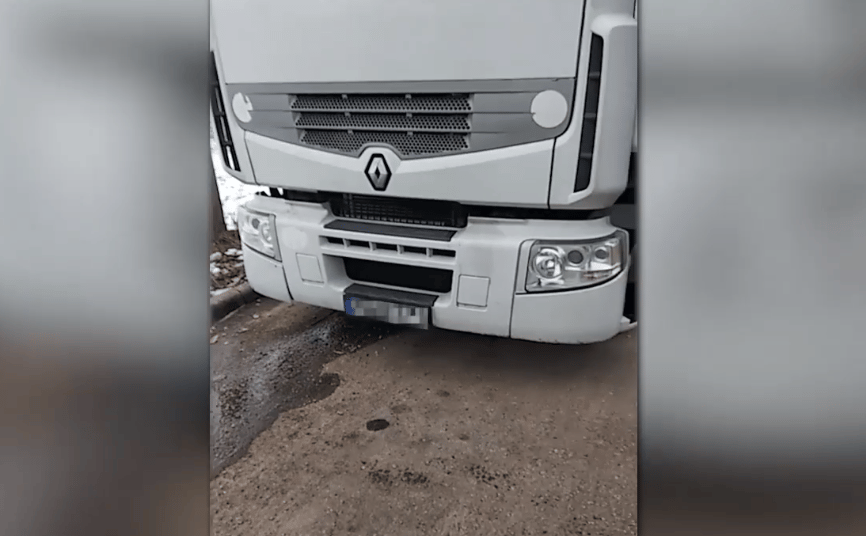 Videón egy trükkös magyar kamionos, aki nagyon nem szeret útdíjat fizetni