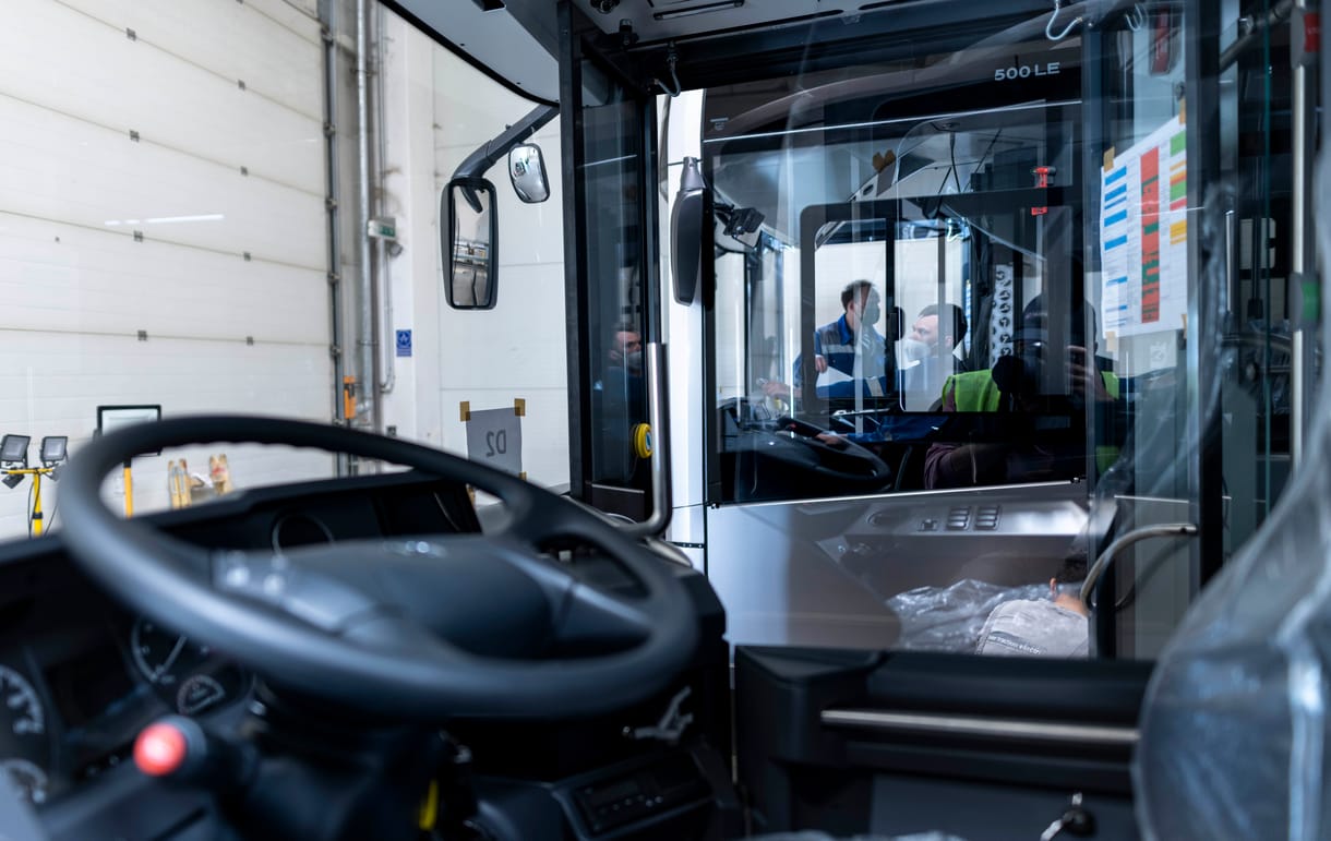 1,4 millió forintos belépési bónusszal várnak buszsofőröket Pozsony megyében