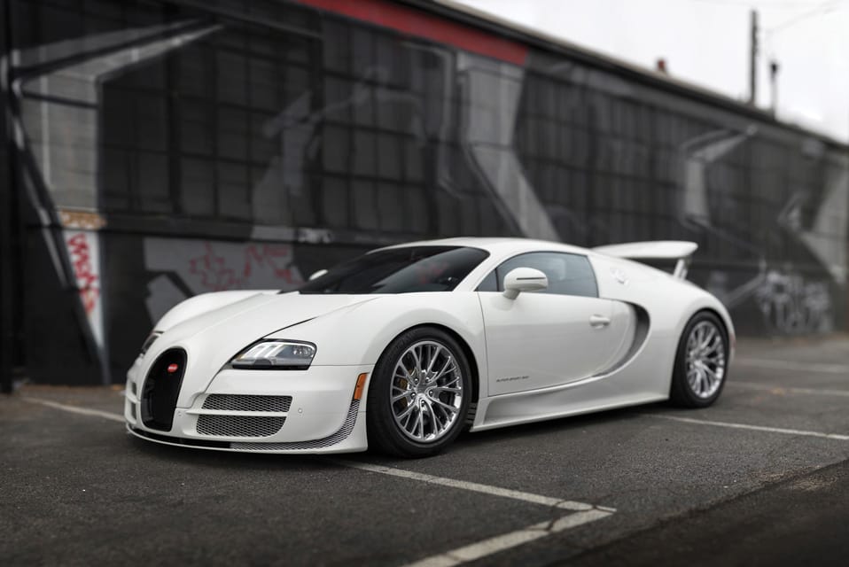 Eladó az utolsó Bugatti Veyron kupé, ráadásul gyakorlatilag nulla kilométeres