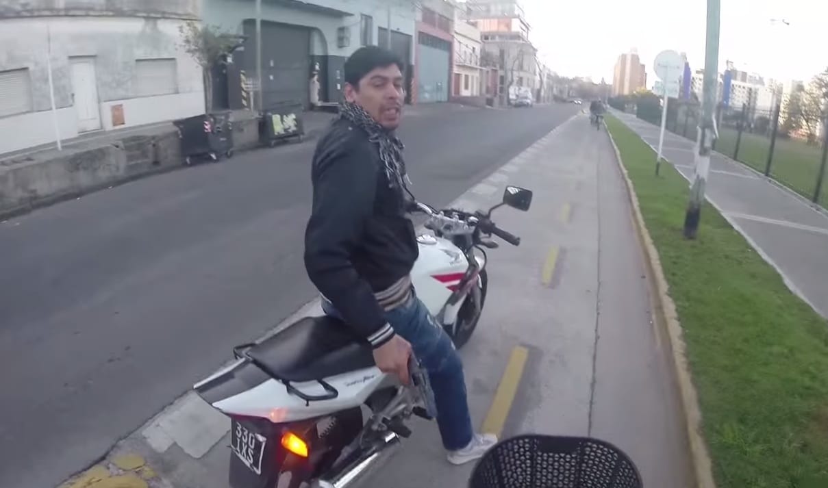 Videó: rémisztő utcai támadást vett fel egy turista kamerája
