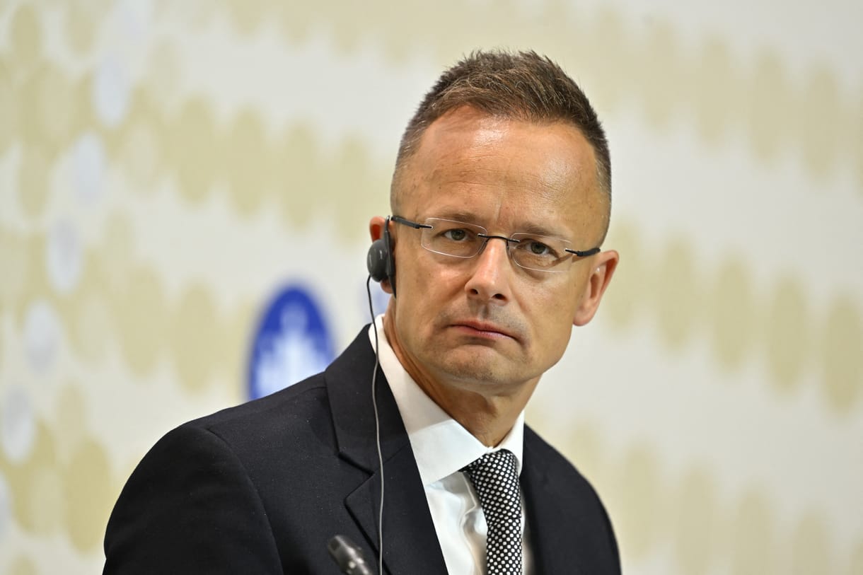 Szijjártó Péter az orosz miniszterelnök-helyettessel egyeztetett a Trump-Putyin találkozó előtt