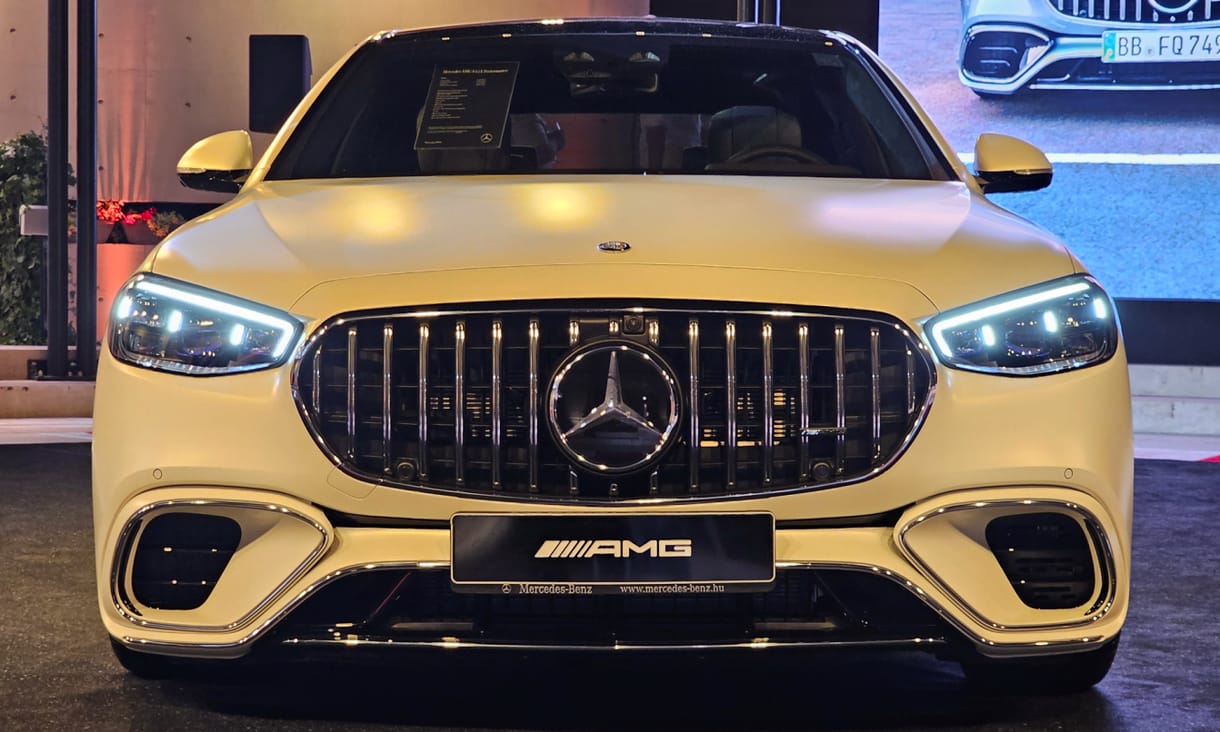 V8 szimfónia: Hamilton és a valaha készült legerősebb Mercedes S-osztály Budapesten