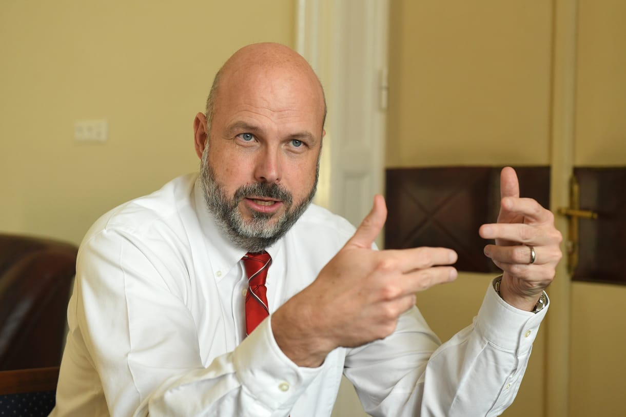 Vizsgabotrány a Corvinuson: visszatér külföldre a lemondott rektor, nemzetközi pályázaton keresik az utódját