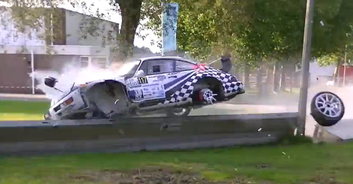 Így kell kivégezni egy igazi Porsche-ritkaságot - videók