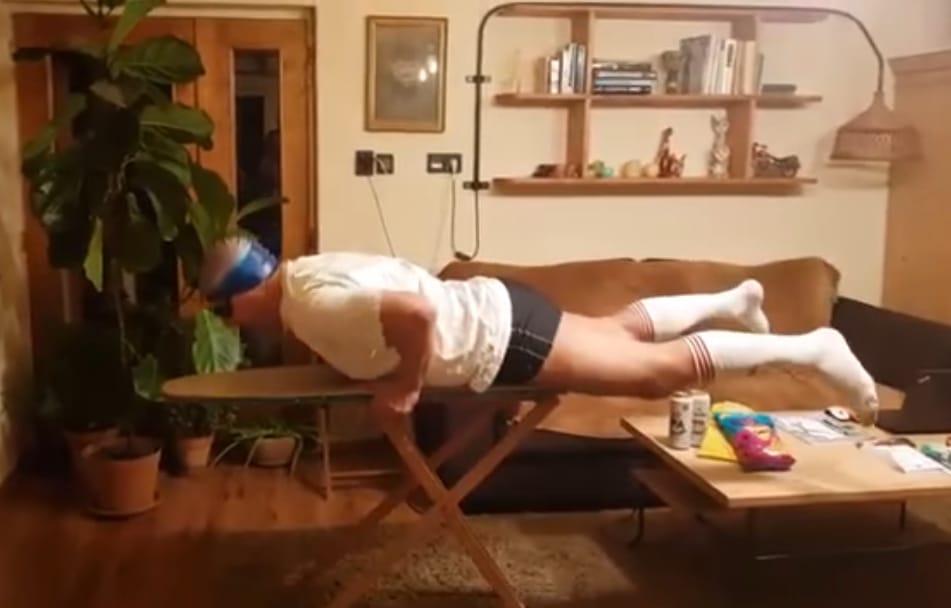 Csinált egy tréfás videót a testnevelő tanár, a tankerület durván megalázta