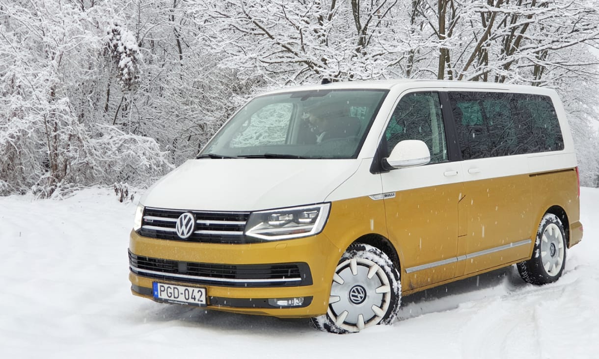 Bulli-járat: teszten a VW retró partibusza, a legmenőbb Multivan