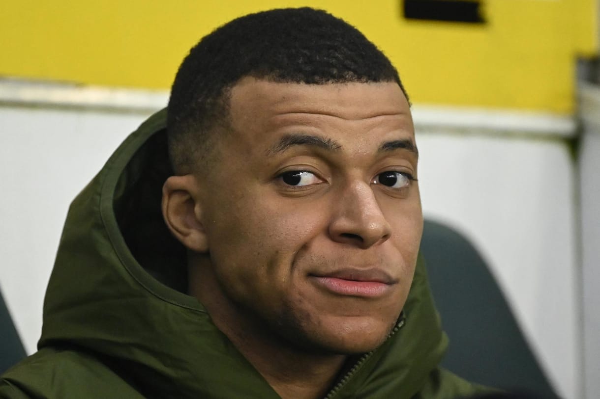 Mbappé perel egy kebabost, mert azt írta, hogy a pitája olyan kerek, mint a focista feje