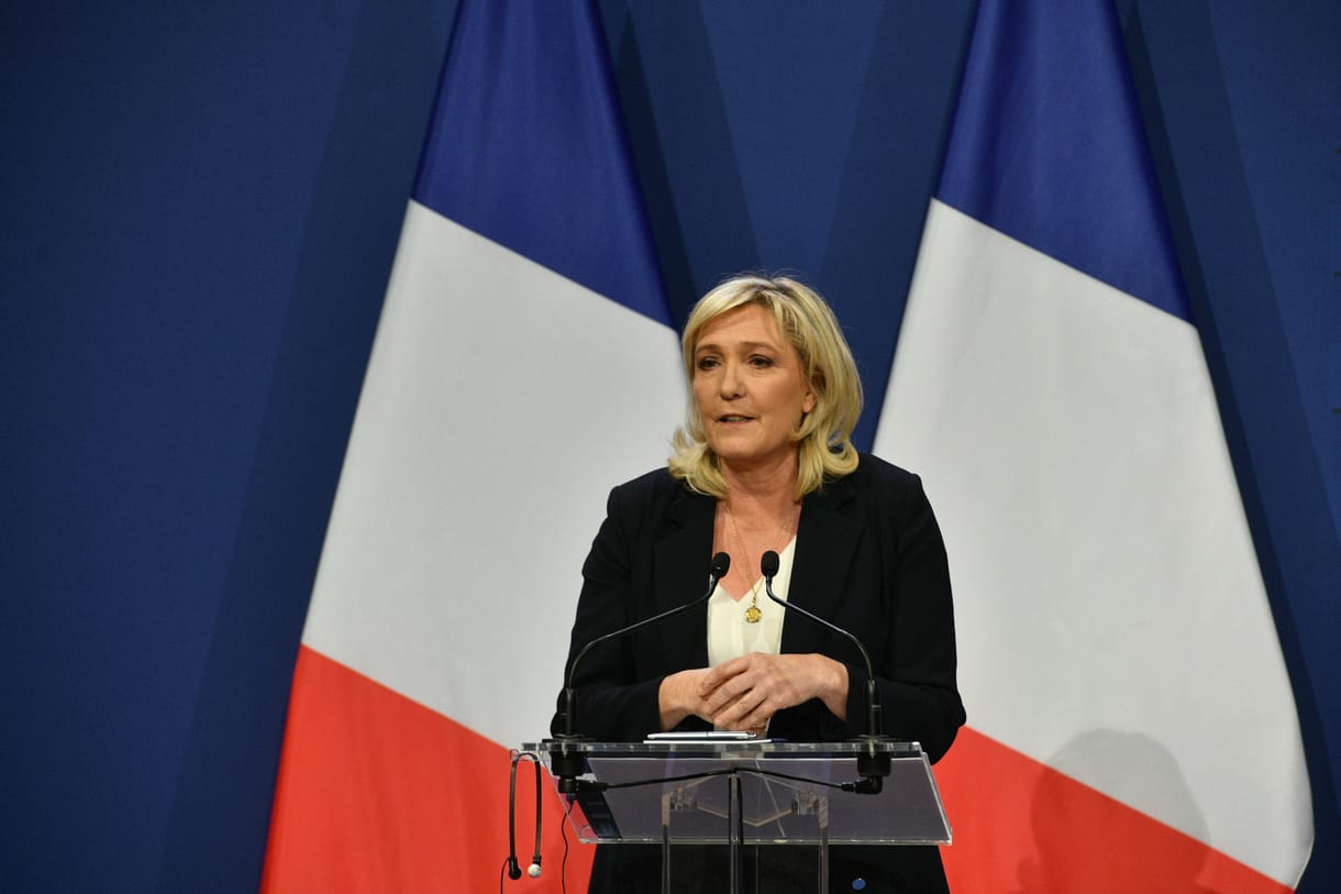 Szorosabb NATO-orosz kapcsolatokra vágyik Marine le Pen