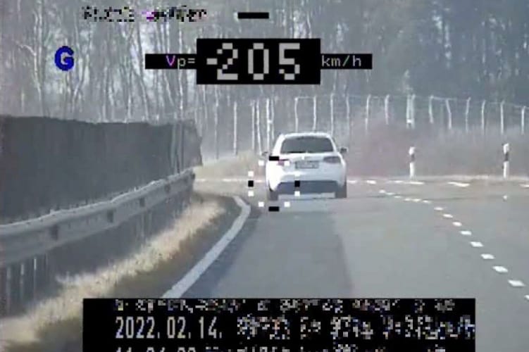 Előre szólt a rendőrség, mégis több mint hatezer gyorshajtót fogtak egy nap alatt