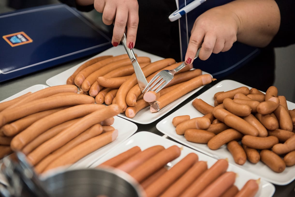 Durván megdrágult a virsli, aranyárban mérik a kocsonyát