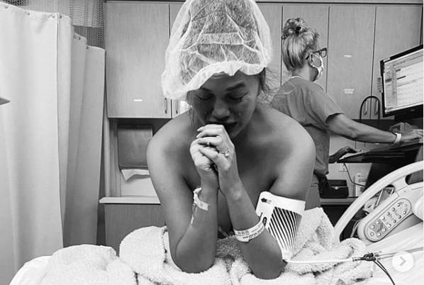 Megmentette Chrissy Teigen életét az abortusz: babájának semmi esélye nem volt az életre