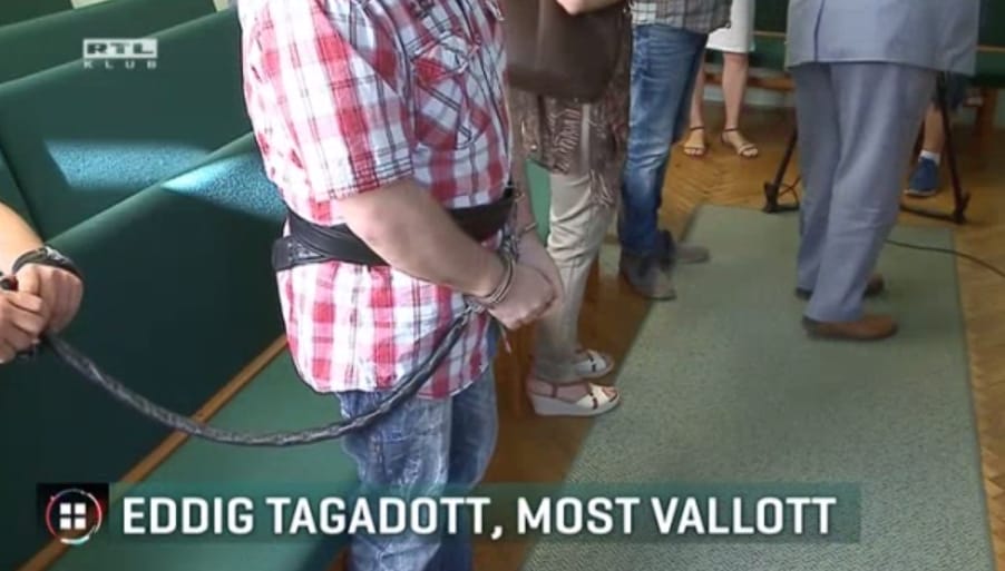 Látássérült ismerősét is lehúzta Mindszent volt jegyzője