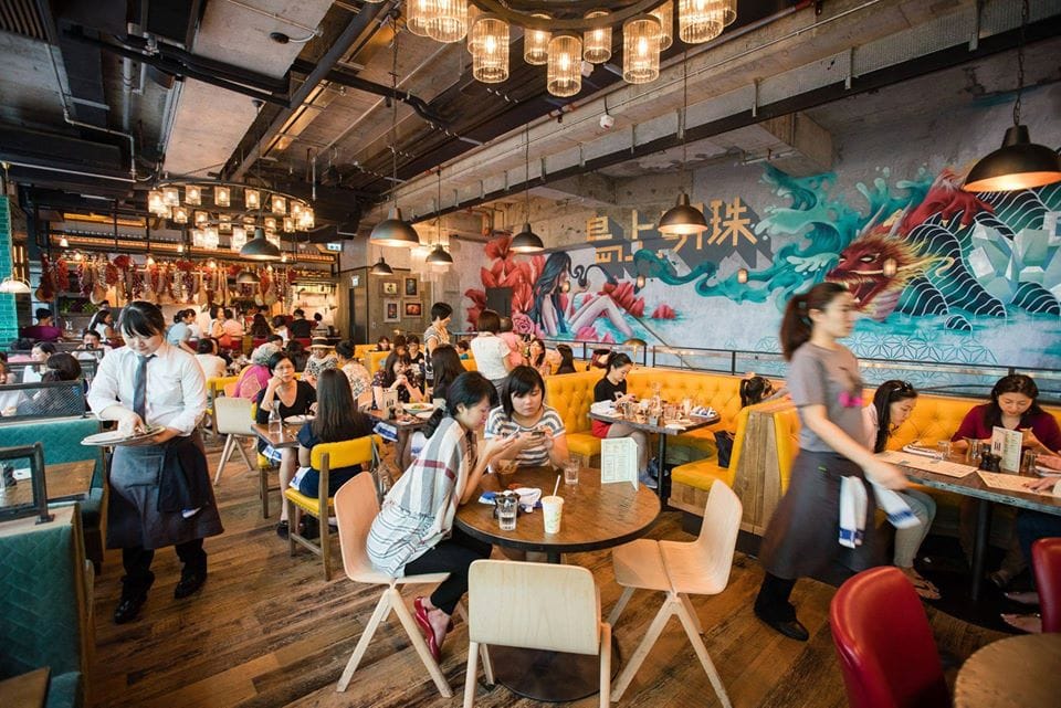 Jamie Oliver bezárja a tajvani és hongkongi éttermeit