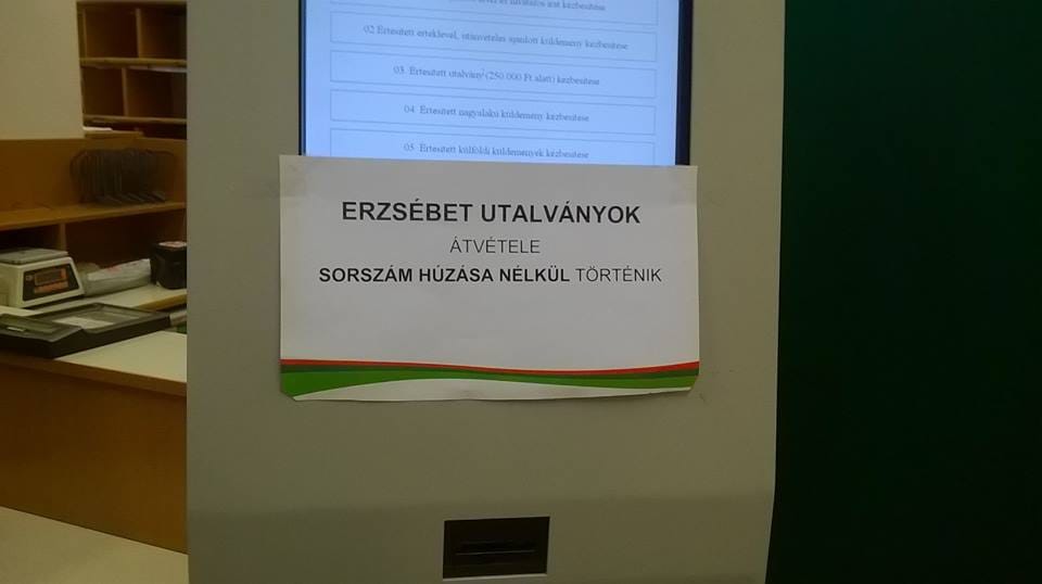 Már sorszám nélkül osztják az Erzsébet-utalványt a postán