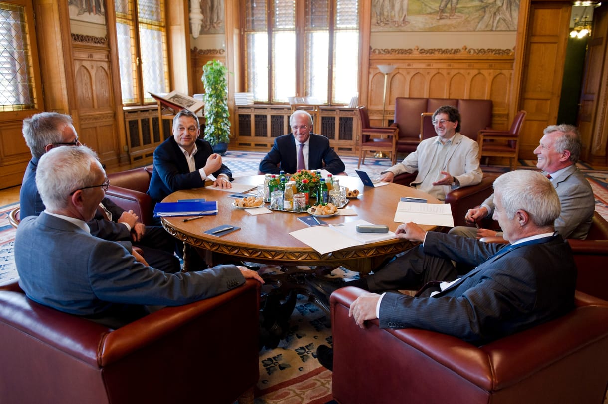 Surányival, Boddal, Járaival tárgyalt Orbán - fotó