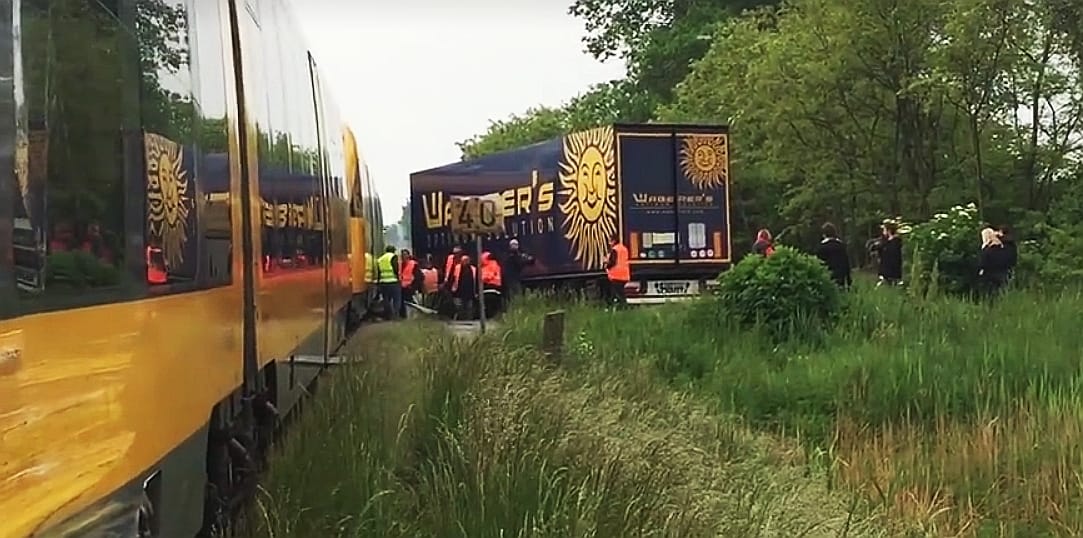 Újabb Waberer's-sofőr halt meg - vonattal ütközött a kamion
