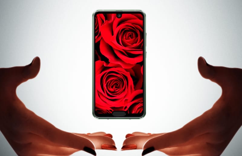 A Sharpnak annyira megtetszett a notch, hogy kettőt is tesz a telefonra