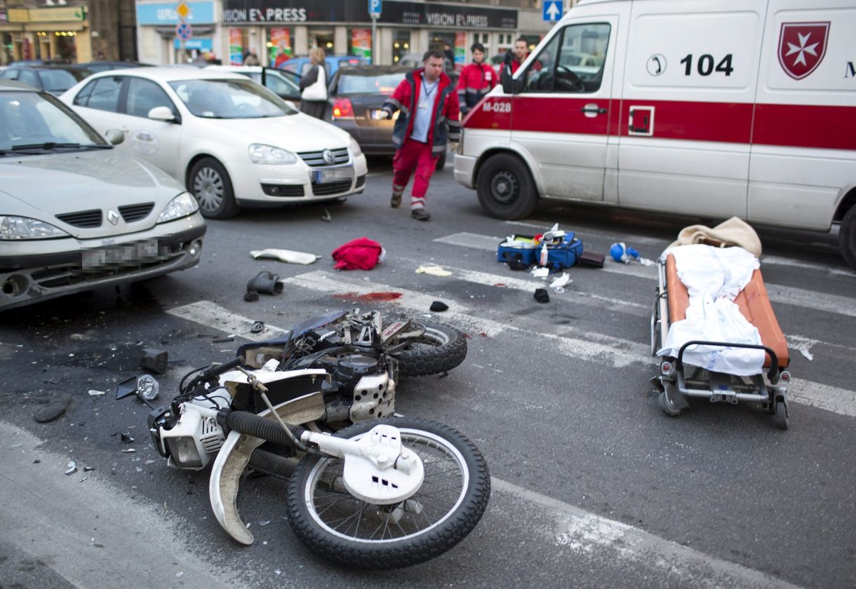 Jogerős: nem csukják le a motoros rablót halálra gázoló volt OSZK-főigazgatót