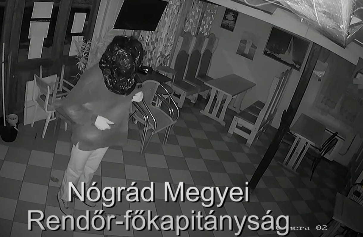 Nejlonzacskóval a fején tört be egy férfi a ceredi kocsmába – videó