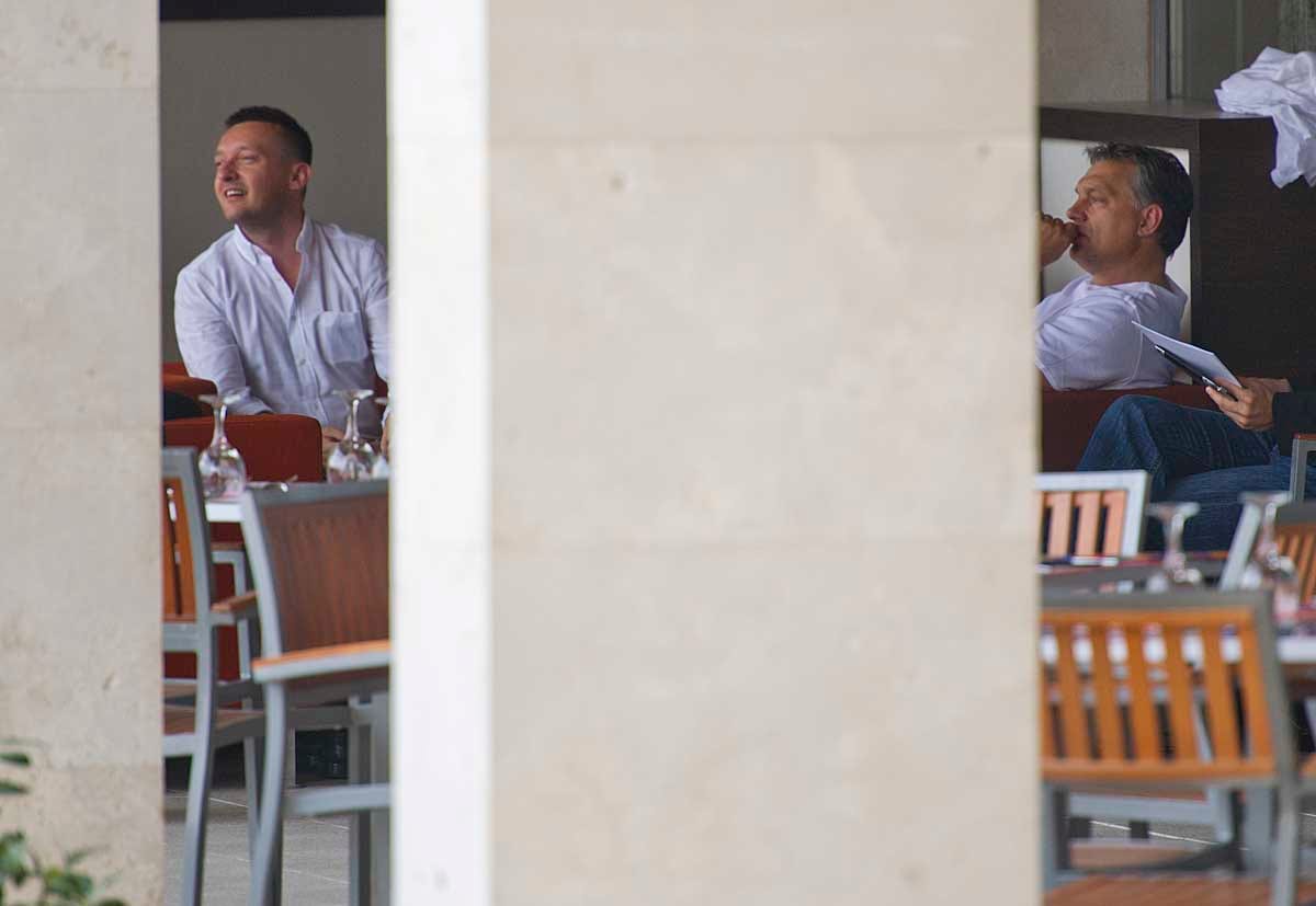 Laza Orbán várja a nagy kibeszélésre érkező fideszeseket