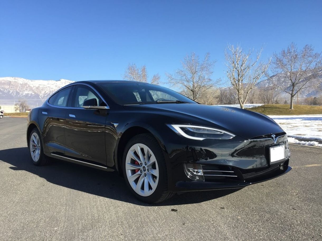 Befutott az első páncélozott Tesla is