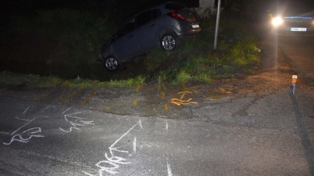 Egy kiló rumos csokigolyóval magyarázta ittasságát az árokba hajtó sofőr