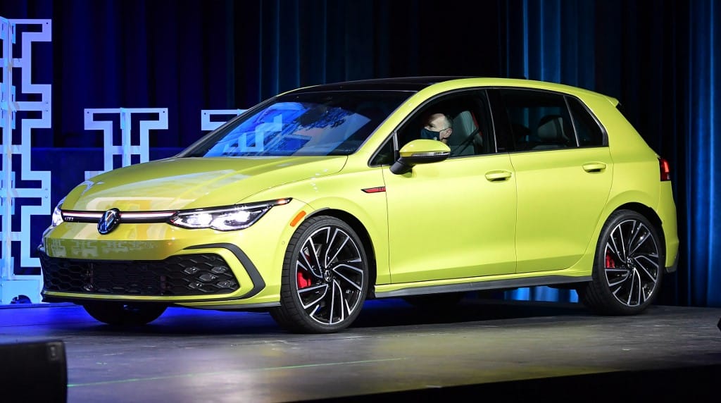 Eszében sincs elengedni a Volkswagennek a Golfot – de villanyhajtású lesz