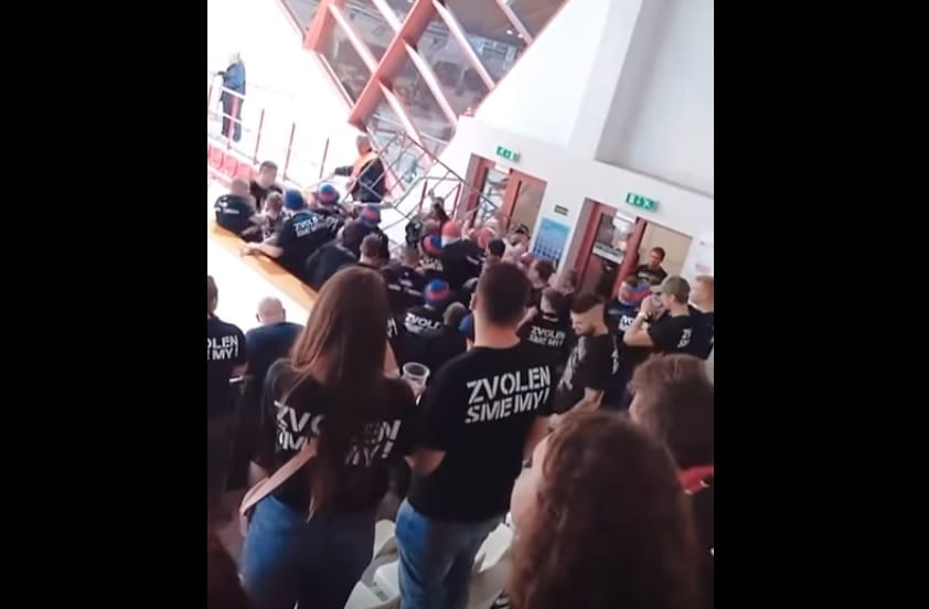 Szlovák ultrák balhéztak a miskolci hokimeccsen, a szövetségek elítélték