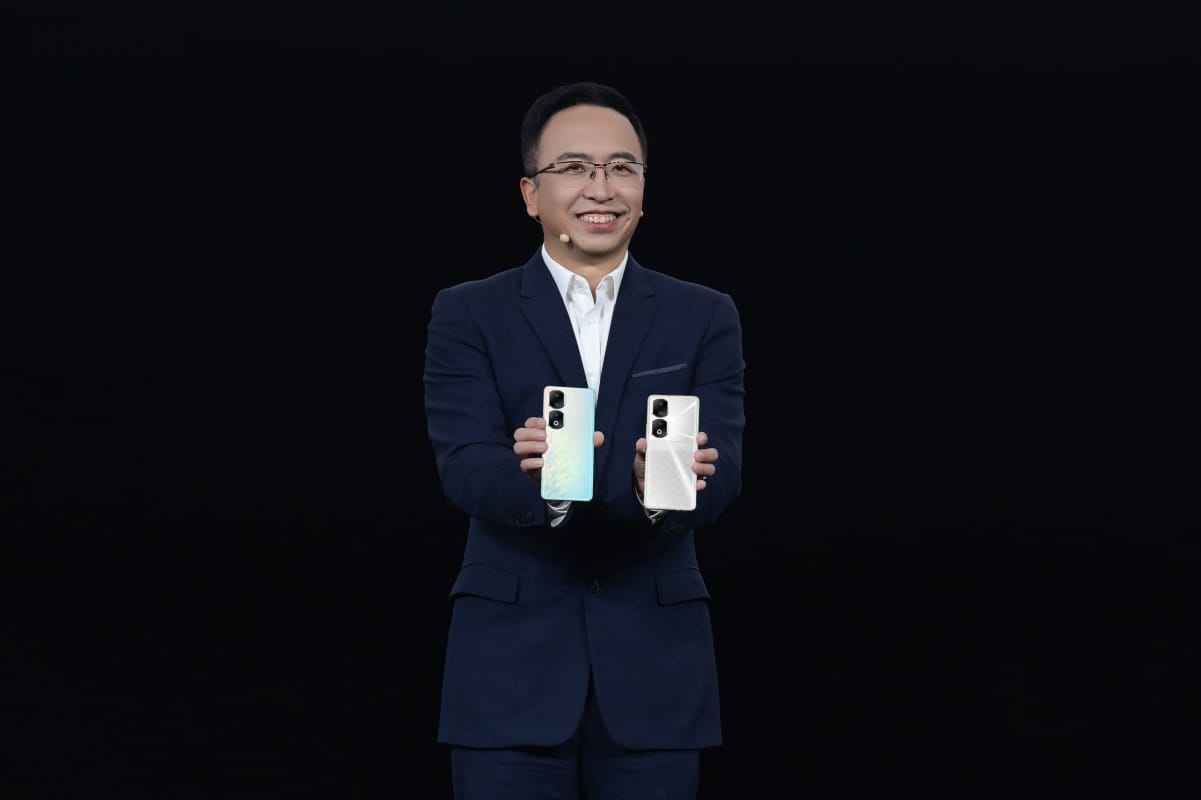 200 megapixeles kamerával, 12 GB memóriával és 60 wattos gyorstöltéssel itt a Honor 90