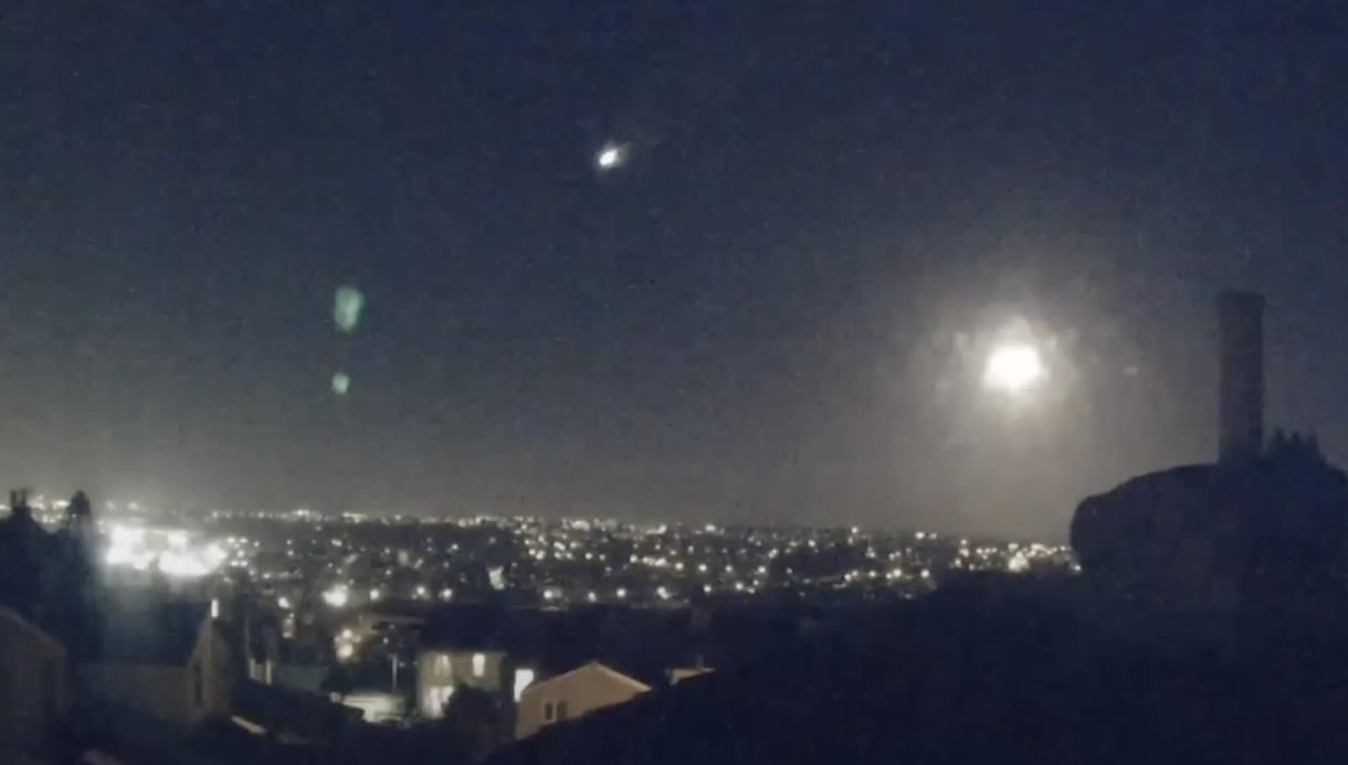 Meteor húzott át az Egyesült Királyság felett, a tűzgömböt több videón is elkapták