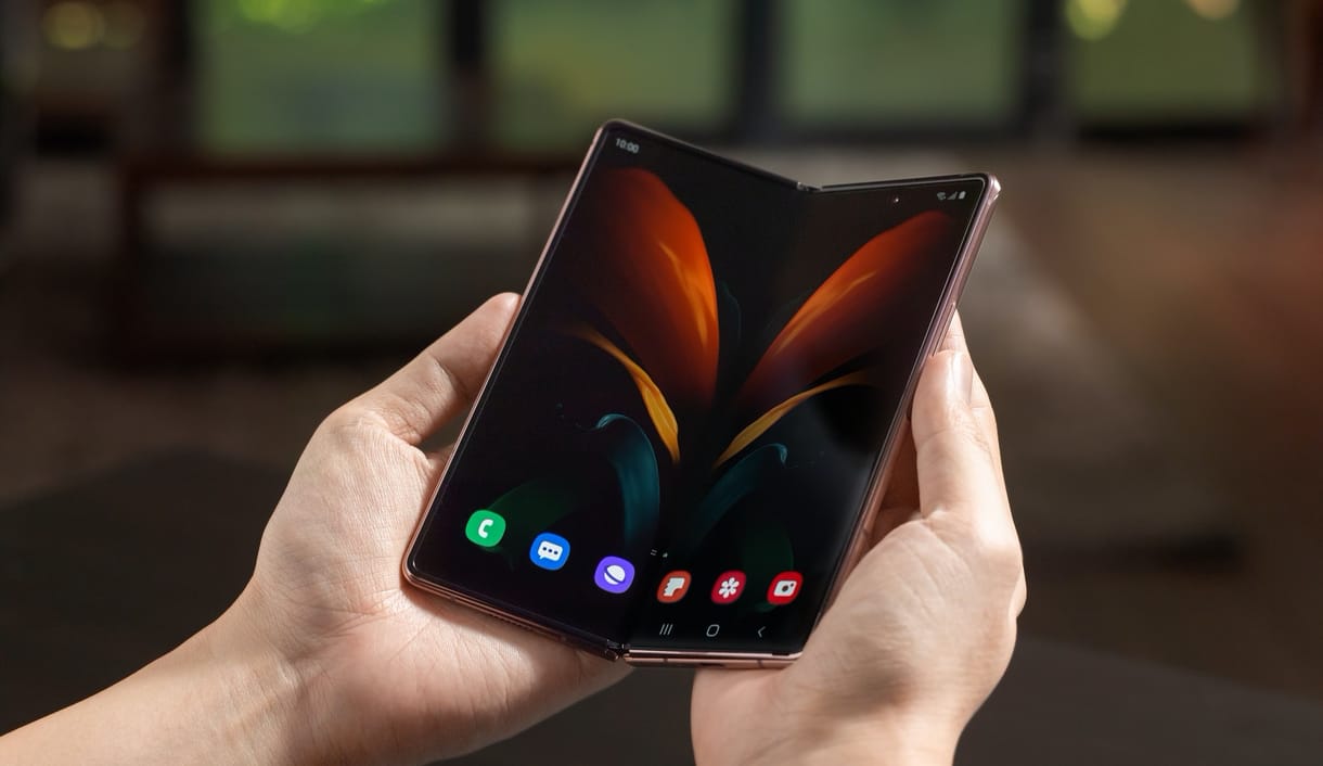 Íme a Samsung új összecsukható telefonjának magyar ára, és minden részlet a Galaxy Z Fold2-ről