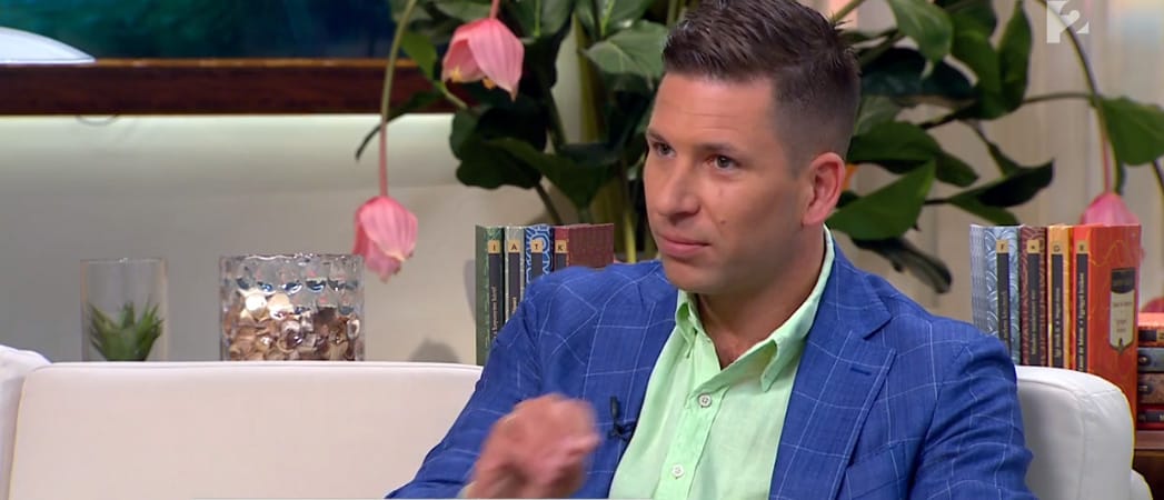 Orbánt istenítve cáfolta a zöld ing legendáját a Tv2 új arca
