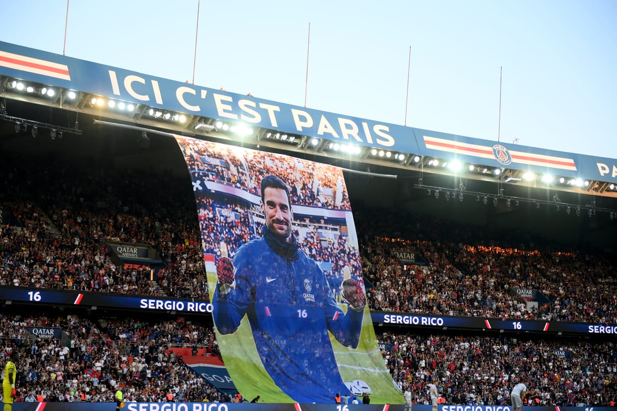 Lovasbalesete után kómában tartották, három hónap után jött ki a kórházból a PSG kapusa – fotó