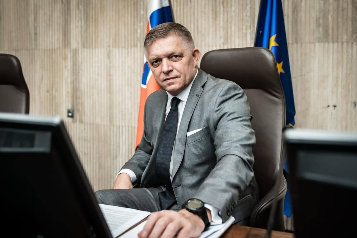 Robert Fico visszatért: „Elnézést, hogy túléltem”