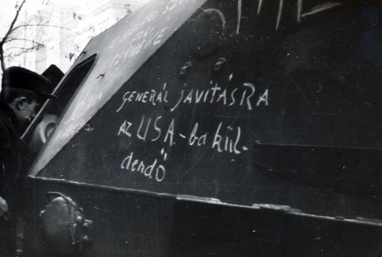 „Harcoljatok az utolsó csepp véretekig” – 1956 után így verték át a magyarokat a „cserben hagyó Amerika” meséjével