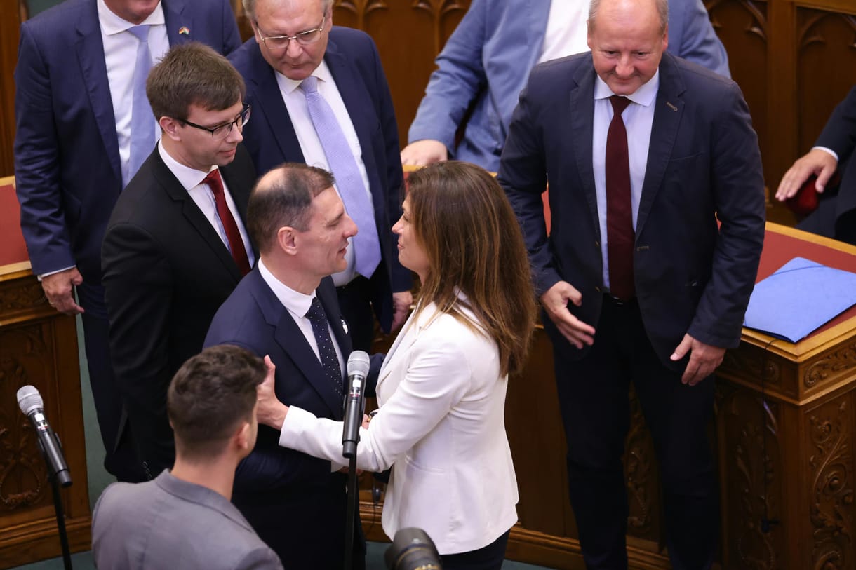 A Rogán-istállóból jött tiktokernek és az SZDSZ-t is megjárt serpának kell pótolnia Varga Juditot
