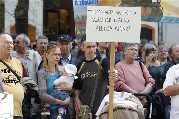 A bankok legyőzték a kormányt: elkaszálta a Quaestor-törvényt az Ab