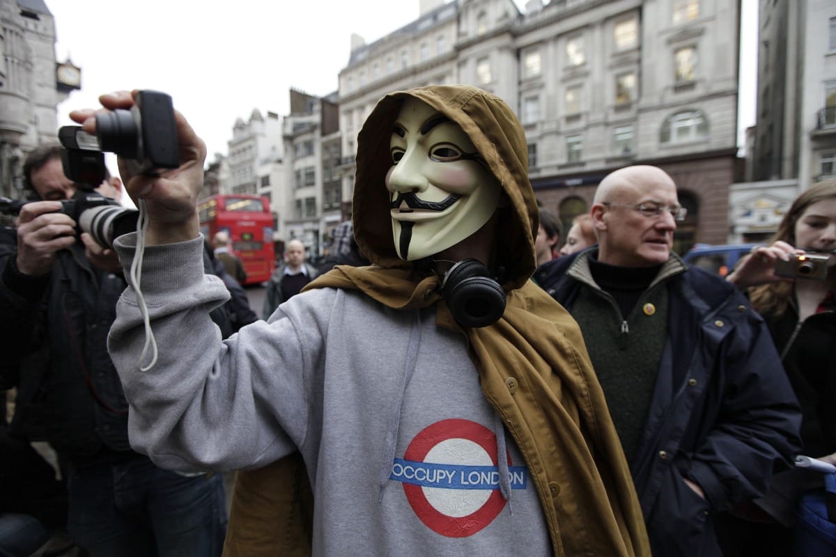 Eltüntetik az Occupy londoni tüntetőit az USA olimpikonjai elől