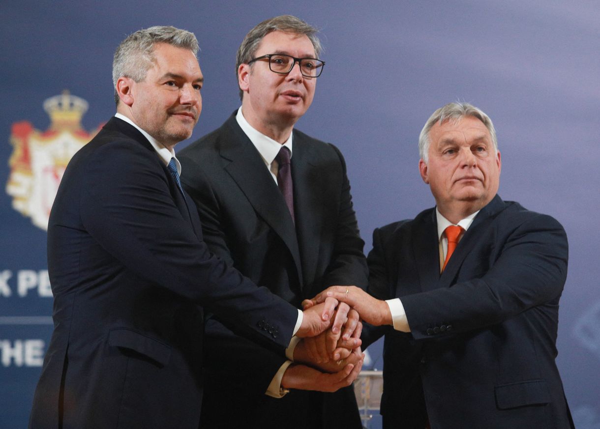Der Standard-kommentár: Nehammernek nem lett volna szabad csendben hallgatnia Orbán antiszemita célozgatását