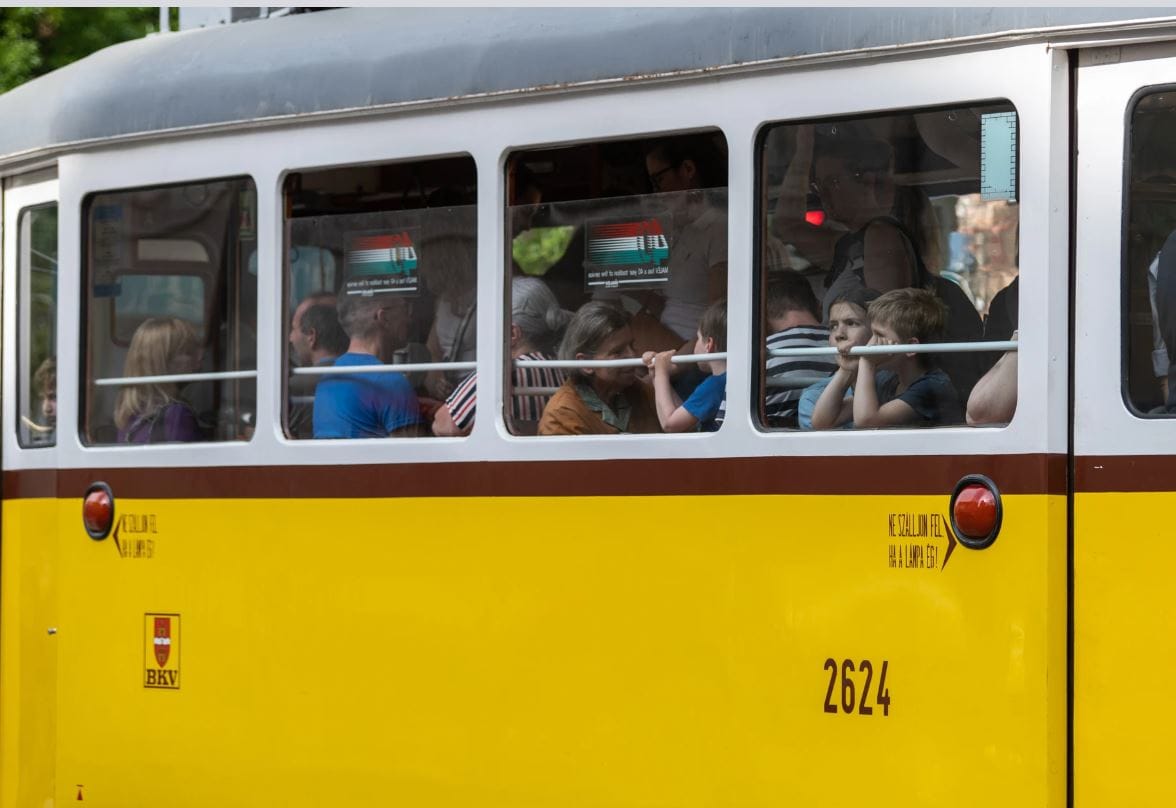 Visszatérnek nyáron a kalauzos villamosok Budapesten