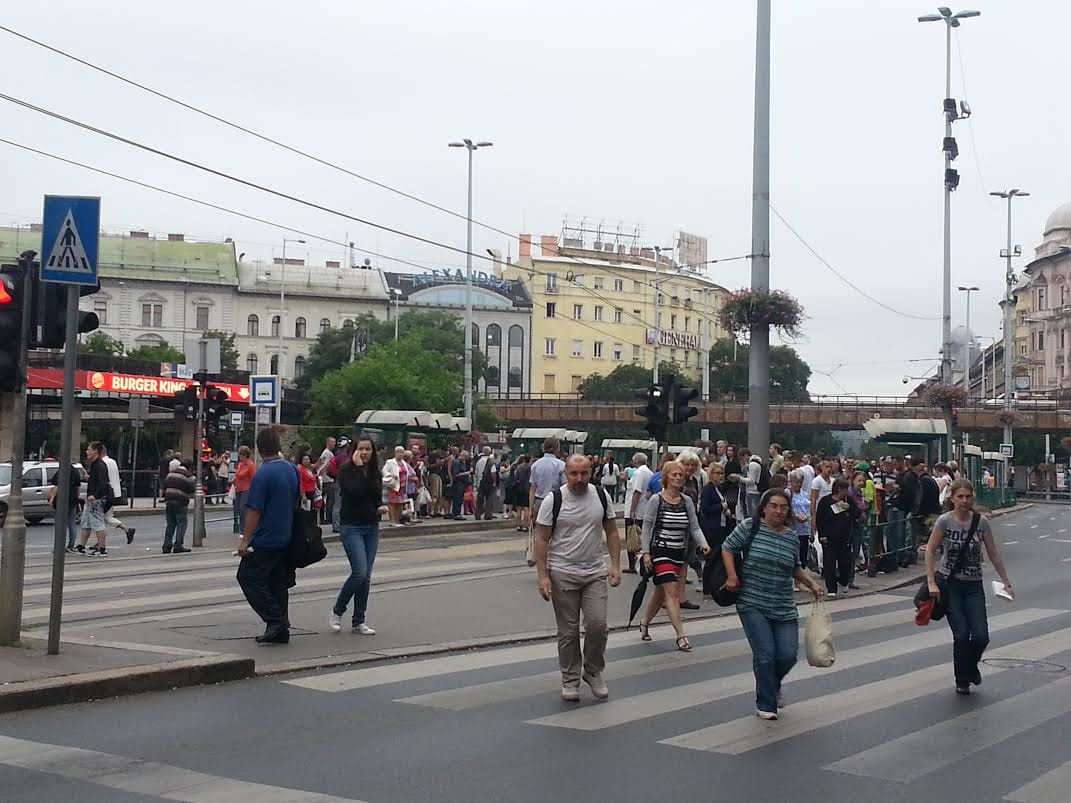 Nem járt a 4-es, 6-os – leszállították az utasokat a 9-es buszról