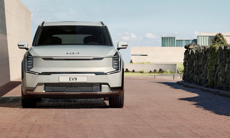 Beárazták a Kia hatalmas elektromos SUV-ját, az EV9-et