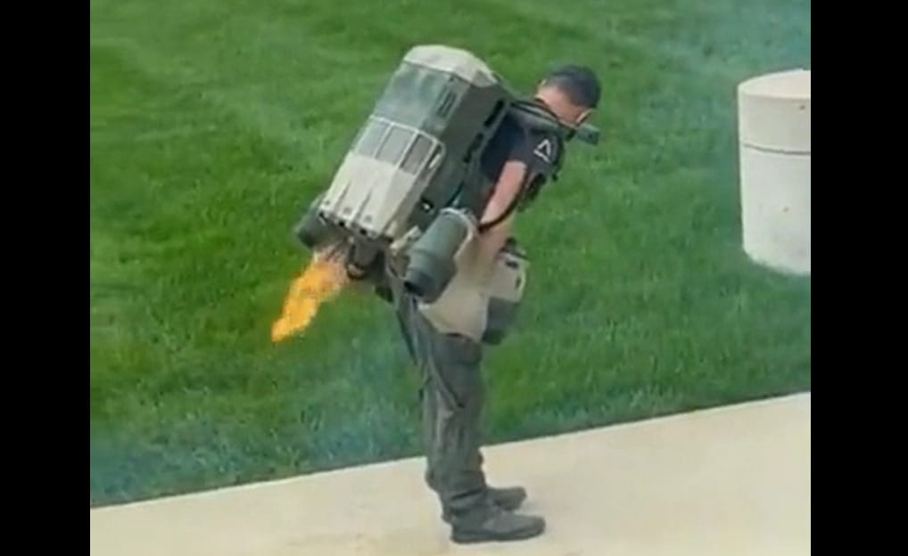 Felvette az új jetpacket a Gravity tulajdonosa, egy chicagói parkban repkedett vele – videó