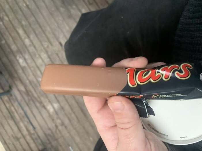 2 fontos kártérítést kapott egy férfi, miután egy furcsa Mars szeletet vásárolt