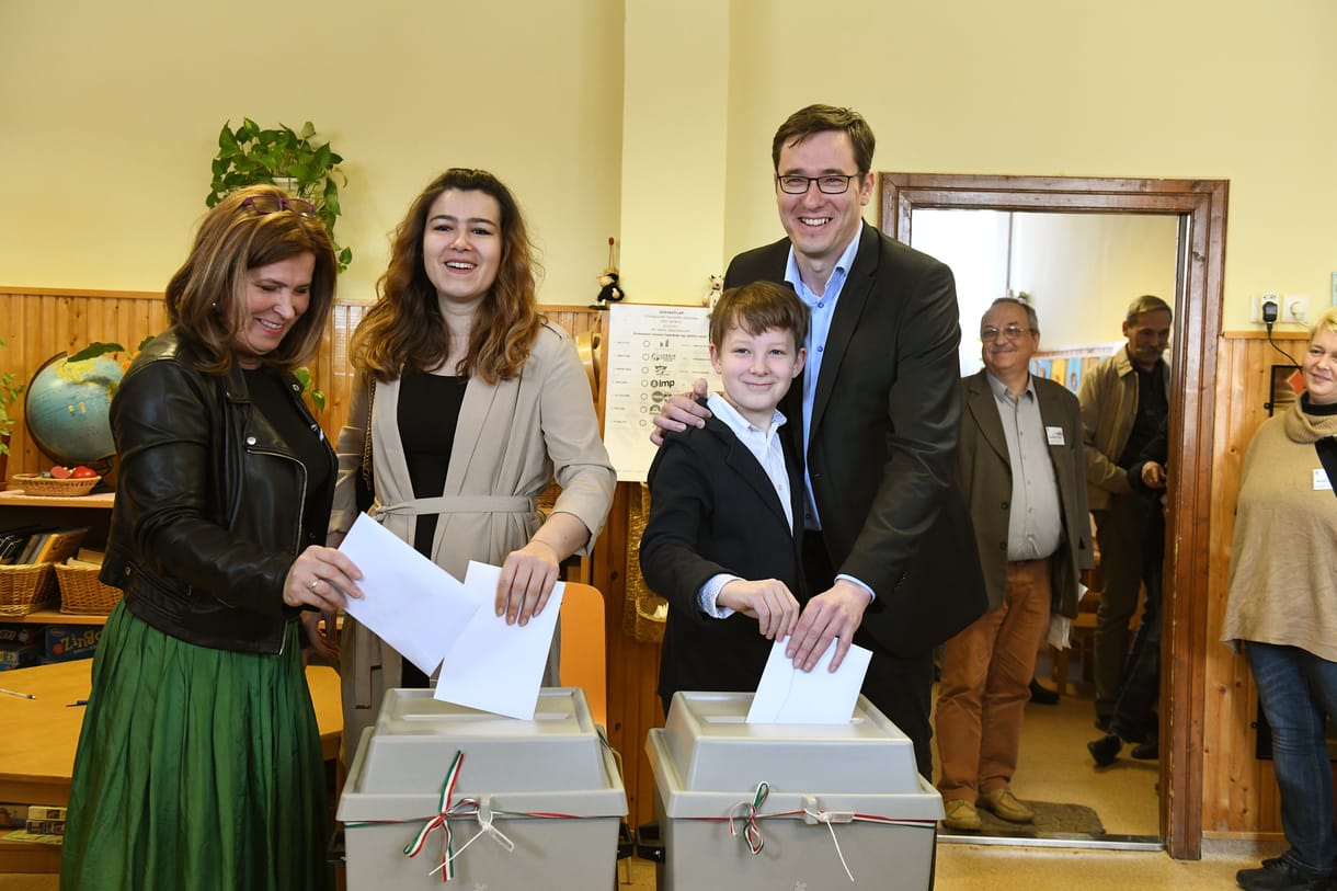 A Fidesz hatalmi érdekeit szolgálja az EP- és az önkormányzati választás összecsúsztatása 