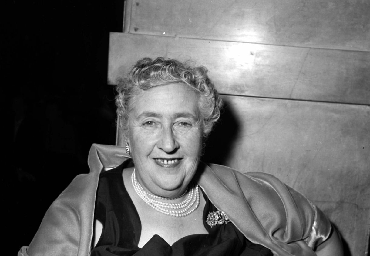 Bár könyveiben használt ma már rasszistának tűnő leírásokat, mégis áldását adná egy fekete főhősre – véli Agatha Christie dédunokája