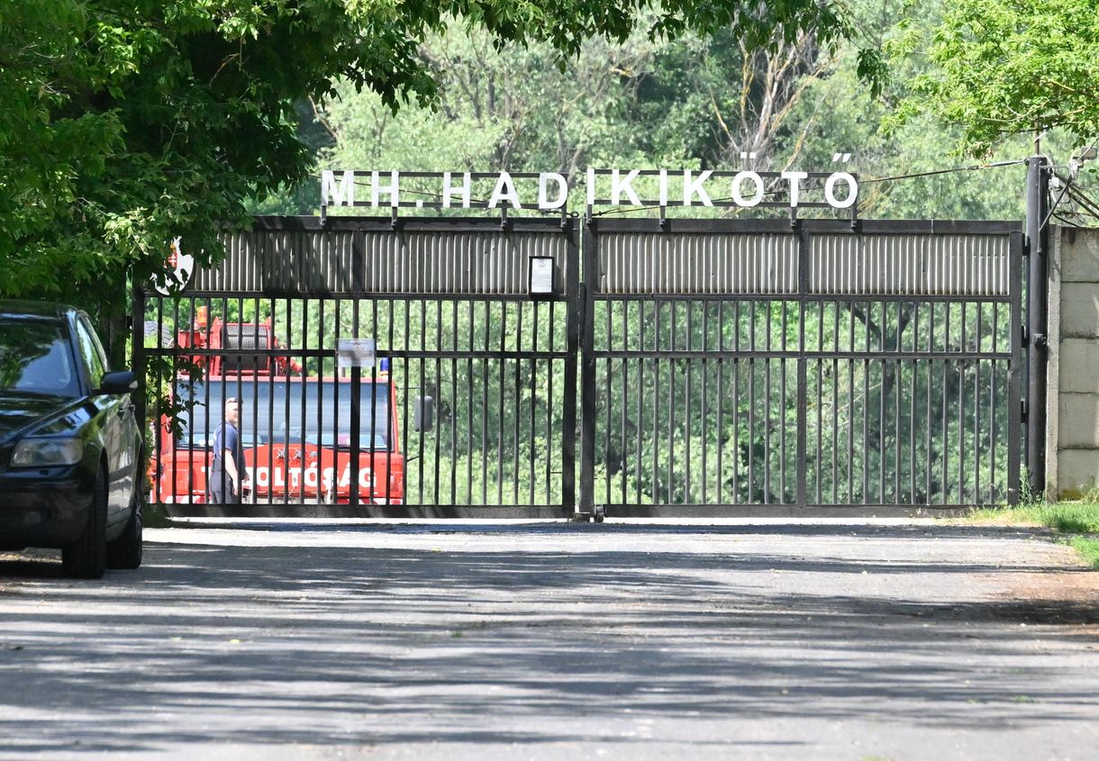 A verőcei balesetben érintett szállodahajó utasait kihallgatja a rendőrség, az öt eltűntet hajókkal és drónokkal is keresik