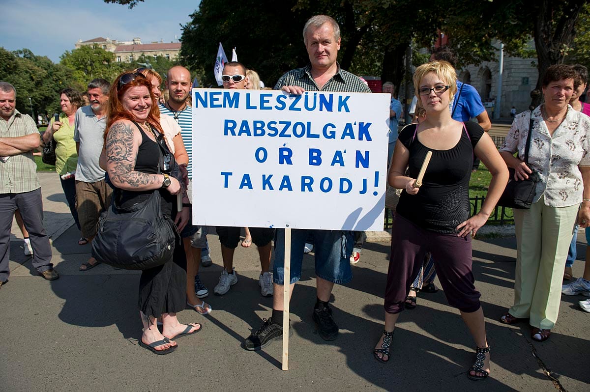 Élőlánc: több ezren készülnek ma a Parlament elé